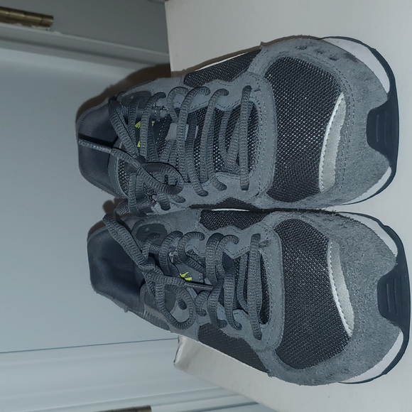 Mens Puma Sneakers Size 7 - Picture 3 of 4